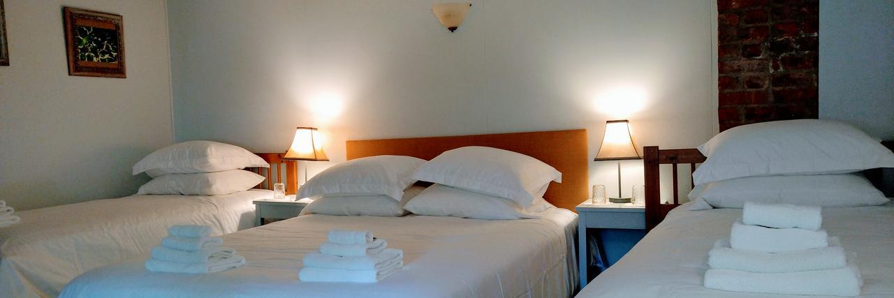 Pine Hill Arms Hotel מראה חיצוני תמונה
