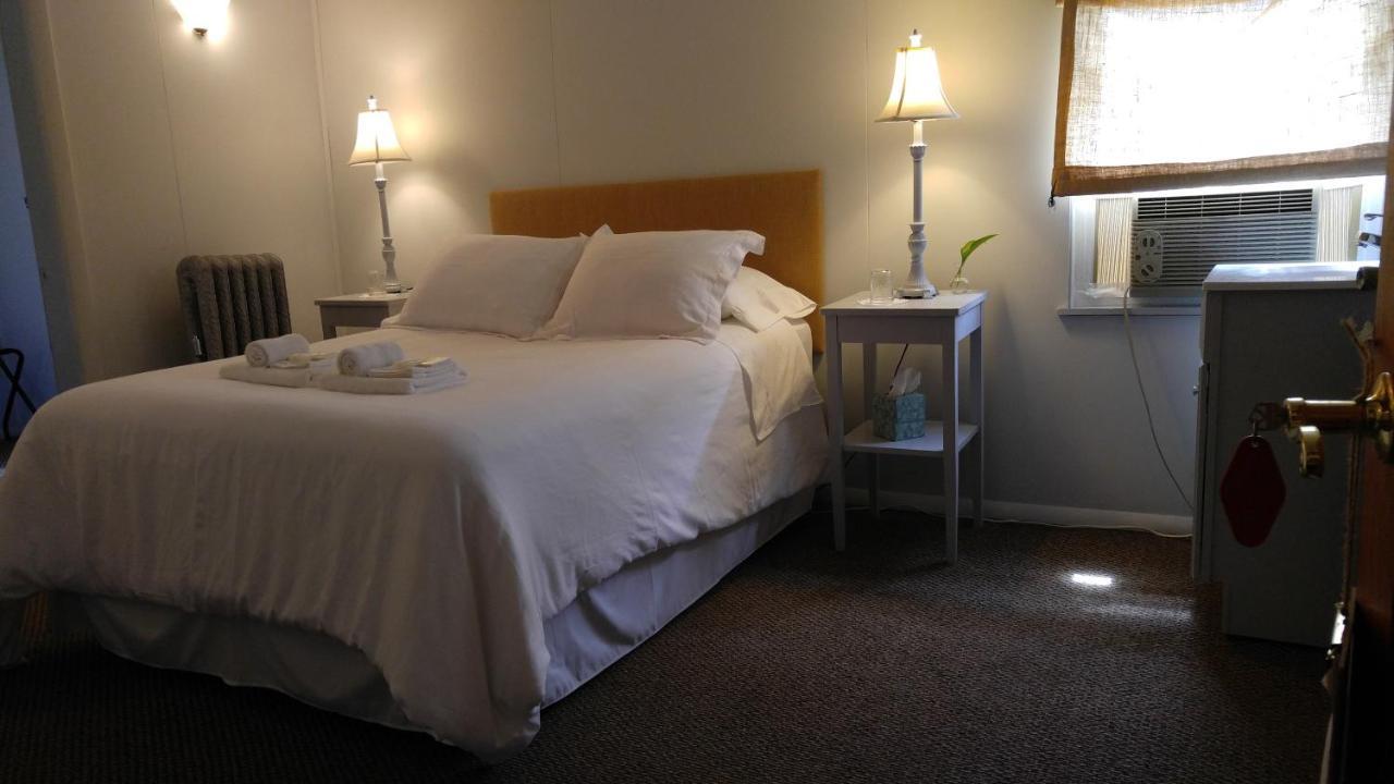 Pine Hill Arms Hotel מראה חיצוני תמונה