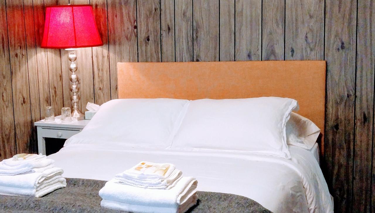 Pine Hill Arms Hotel מראה חיצוני תמונה