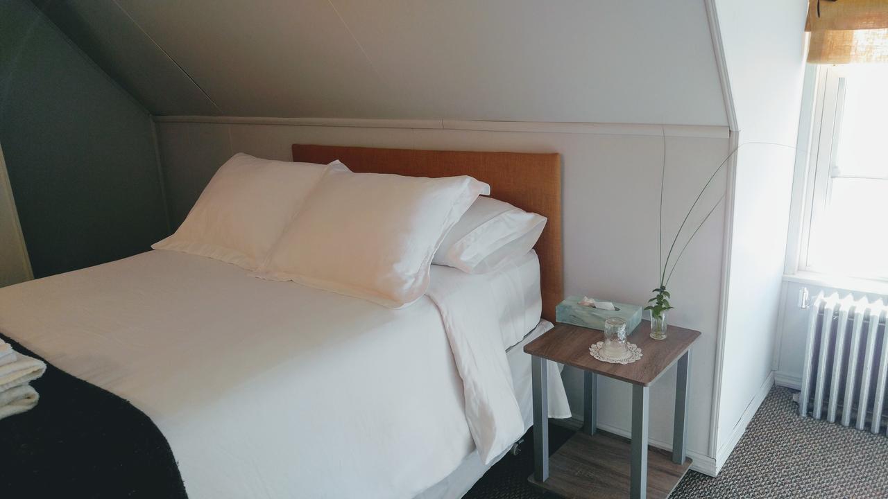 Pine Hill Arms Hotel מראה חיצוני תמונה